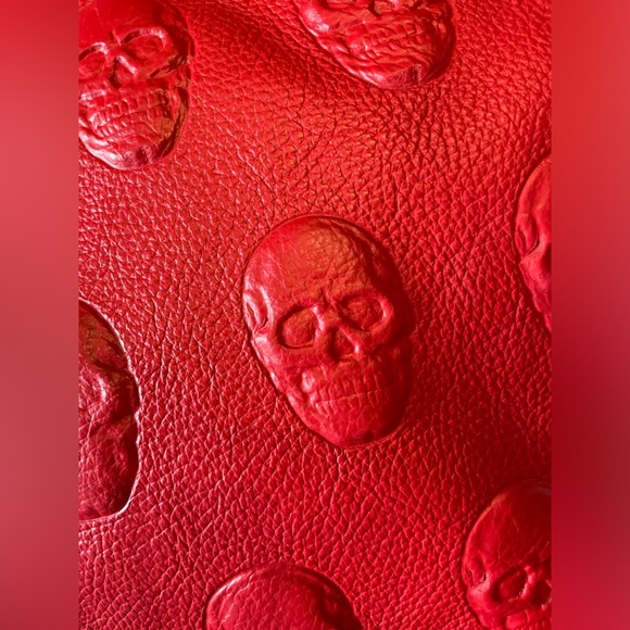 IO PELLE NWT Made In Italy RED Leather Skull Embossed Skull Tote - Picture 8 of 17